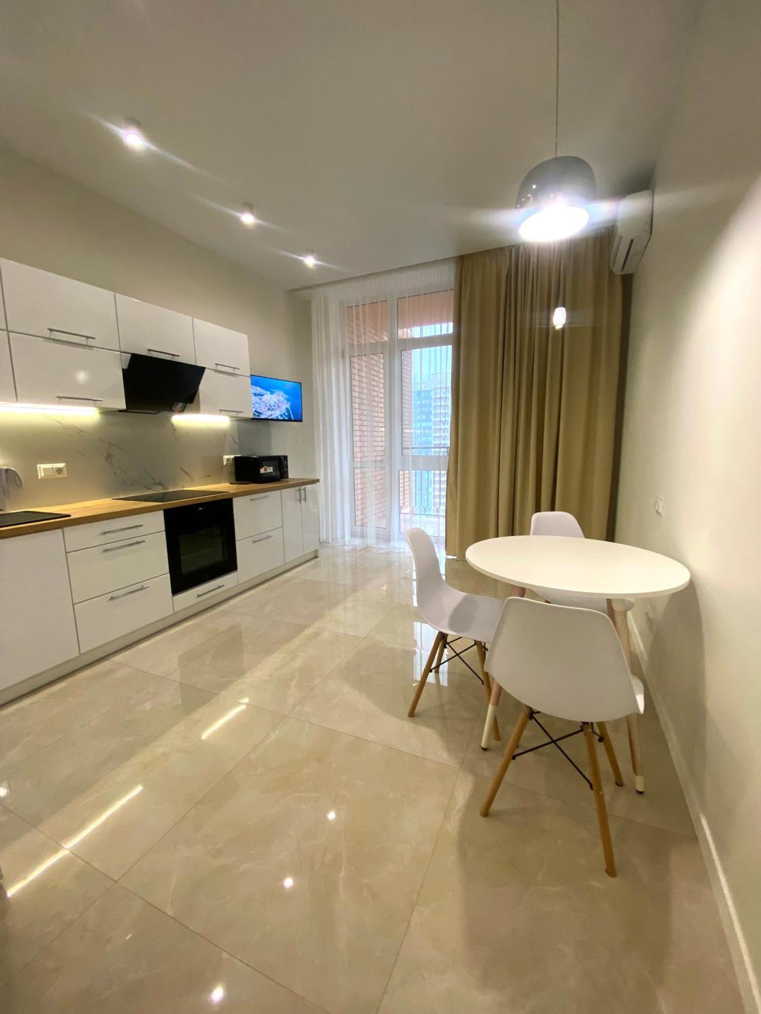 Arcadia Spacious Apartments 敖德萨 外观 照片